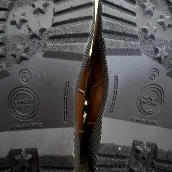 Wonder Nation Kids Brown Faux-Leather Lace-Up Boots | Size 5 | Winter Staple - Picture 4 of 4